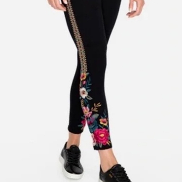 Johnny Was Katina Floral Embroidered Leggings Size Med Black Stretch Cotton - Picture 2 of 16
